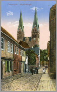 Ein klassisches Neuruppiner Postkartenmotiv - Blick durch die Siechenstrae zur Klosterkirche (um 1910)